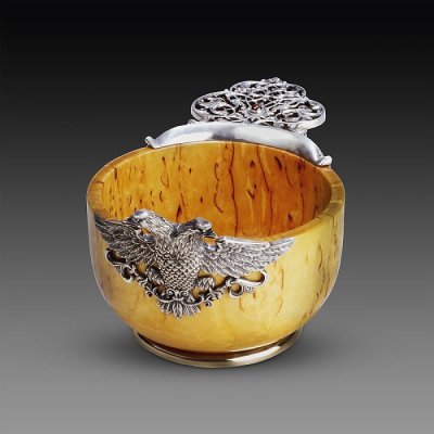 Q0230-10001, Ковш (серебро, карельская береза, гранаты) 50Х125Х80